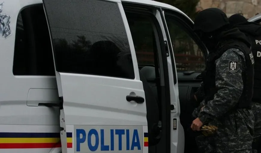Procurorii au descins la Poliţia municipală Bârlad. Un ofiţer şi doi subofiţeri, acuzaţi de infracţiuni în serviciu