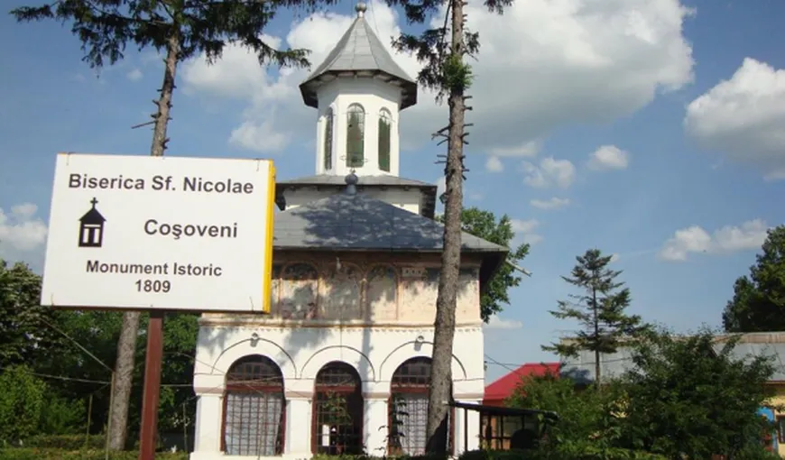 O biserică monument istoric este distrusă de preot