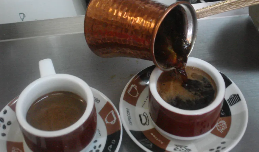 Cum să faci cafeaua PERFECTĂ la ibric