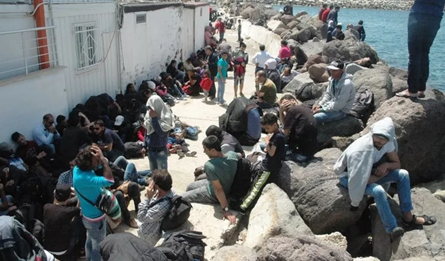 Zeci de mii de solicitanţi de azil din Grecia vor fi relocaţi în UE până la sfârşitul anului viitor