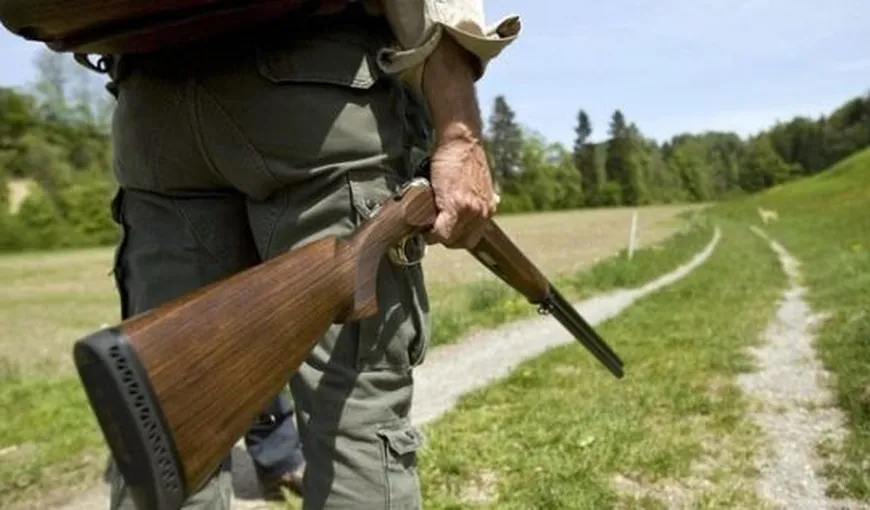 Un tânăr a fost împuşcat în timpul unei partide de vânătoare