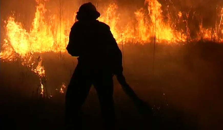 Incendiu puternic în Grecia, mii de oameni au fugit din calea flăcărilor