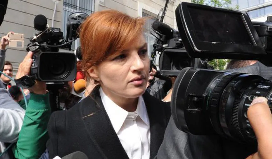 Circ la instanţă cu Ioana Băsescu. Scandal în stradă provocat de protestatarul Marian „Ceauşescu” VIDEO