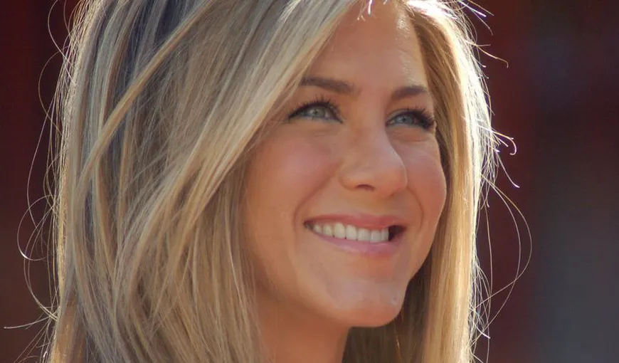 Jennifer Aniston, „satisfăcută” de divorţul dintre Brad şi Angelina