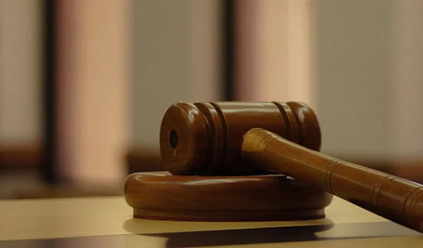 12 magistraţi şi trei executori judecătoreşti din Republica Moldova, arestaţi pentru 30 de zile