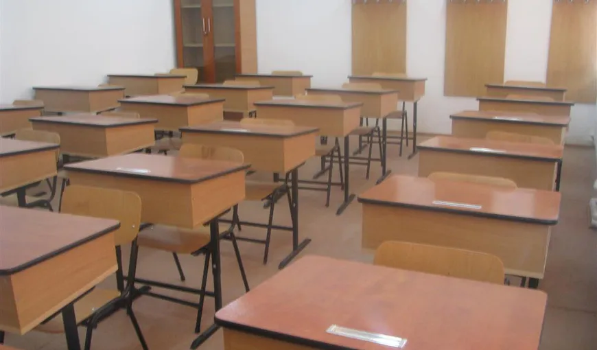 Gabriela Firea: Aproape 500 de şcoli din Capitală nu au aviz ISU