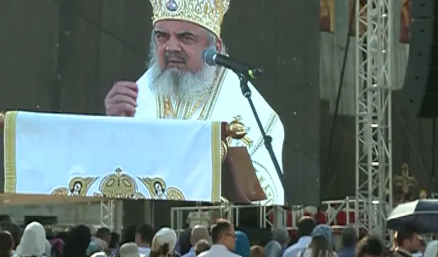 Patriarhul Daniel a oficiat prima slujbă la Catedrala Mântuirii Neamului VIDEO