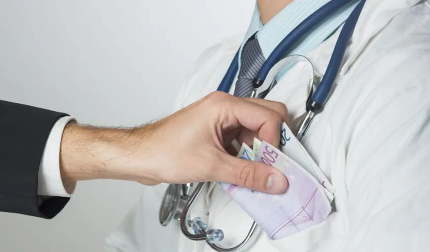 „Manual de şpagă”, găsit la medicul ORL de la Spitalul Militar acuzat de luare de mită