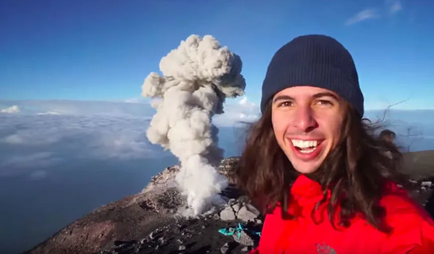 Erupţia unui vulcan, filmată întâmplător de un turist. Secvenţele sunt extraordinare VIDEO