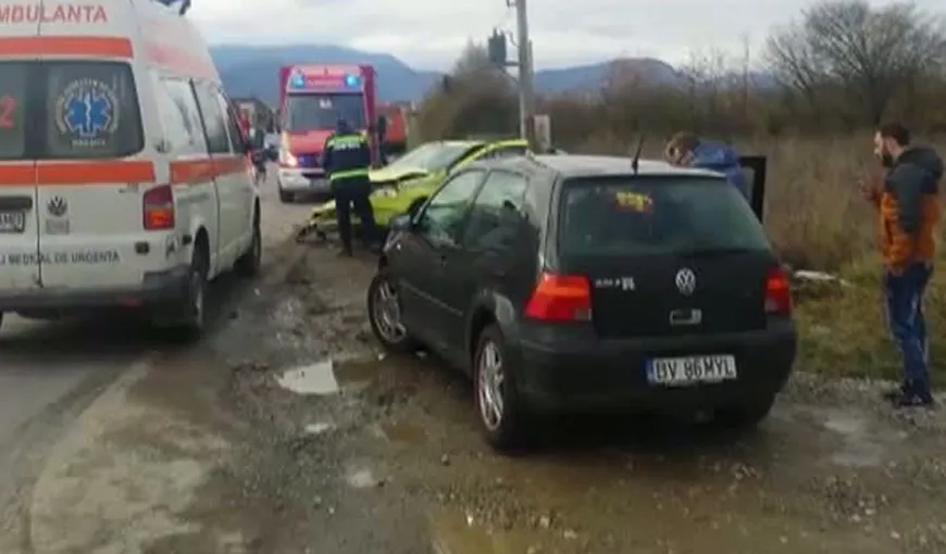 Accident în Braşov. Cinci persoane, rănite în urma unui carambol VIDEO