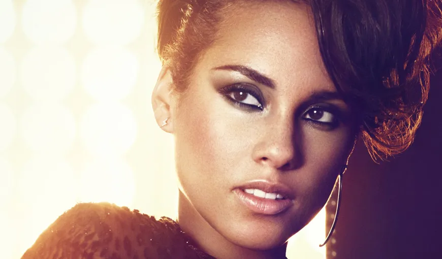 Alicia Keys a renunţat de tot la machiaj? O altă apariţie naturală pe covorul roşu