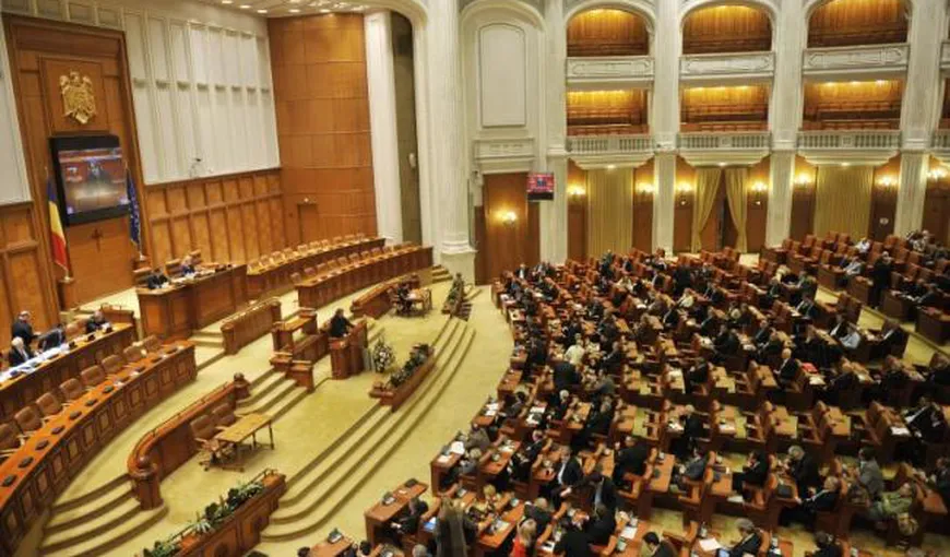 Votul la legea conversiei şi moţiunea împotriva ministrului Justiţiei au fost amânate din lipsă de cvorum