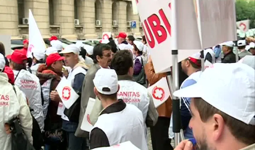 Sanitas a strâns 68.700 de semnături pentru greva generală