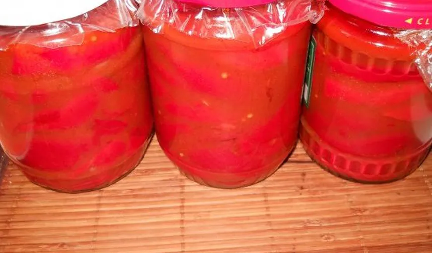 REŢETE DE MURĂTURI: Gogoşari în sos tomat, reţetă rapidă şi gustoasă