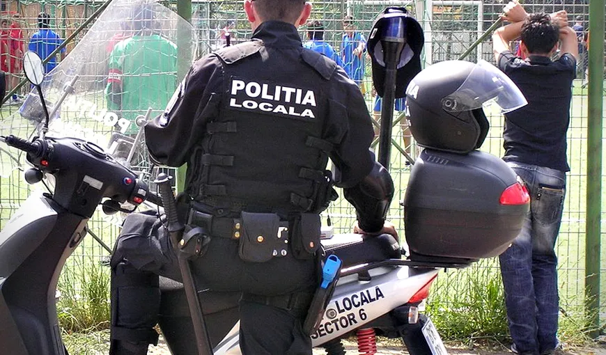 Poliţişti locali bucureşteni reţinuţi pentru trafic de influenţă. Au primit şpăgi de 2.000 de euro de la comercianţi stradali
