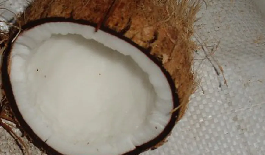 Ce se întâmplă în corpul tău dacă mănânci două linguri de ulei de cocos pe zi