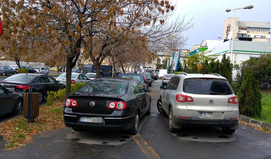 Dragoş Tudorache pregăteşte o lege pentru maşinile parcate pe trotuar: Prin jumătate din Bucureşti nu se poate trece cu un cărucior