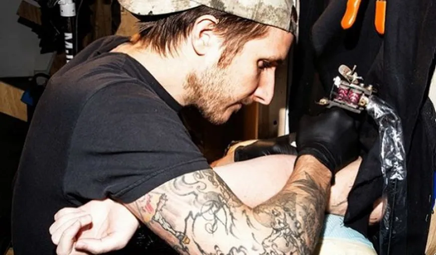 Avertismentul medicilor australieni: Tatuajele pot provoca infecţii chiar și după 15 ani de la realizarea lor
