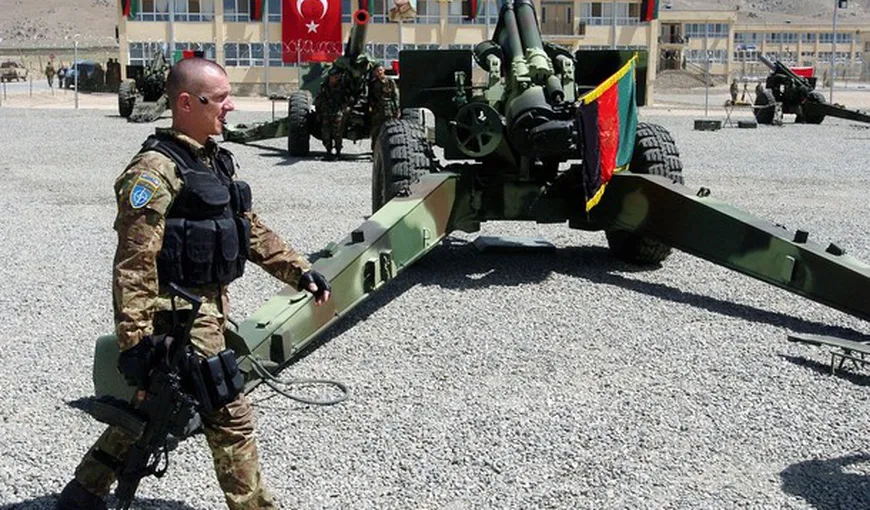 Turcia mobilizează armata la graniţa irakiană