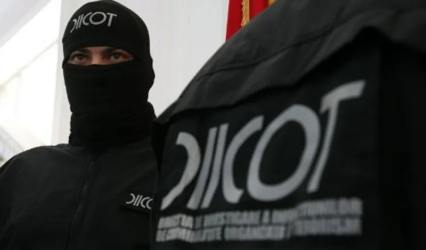 Surse: Percheziţii la tânărul din Craiova acuzat de propagandă în favoarea ISIS