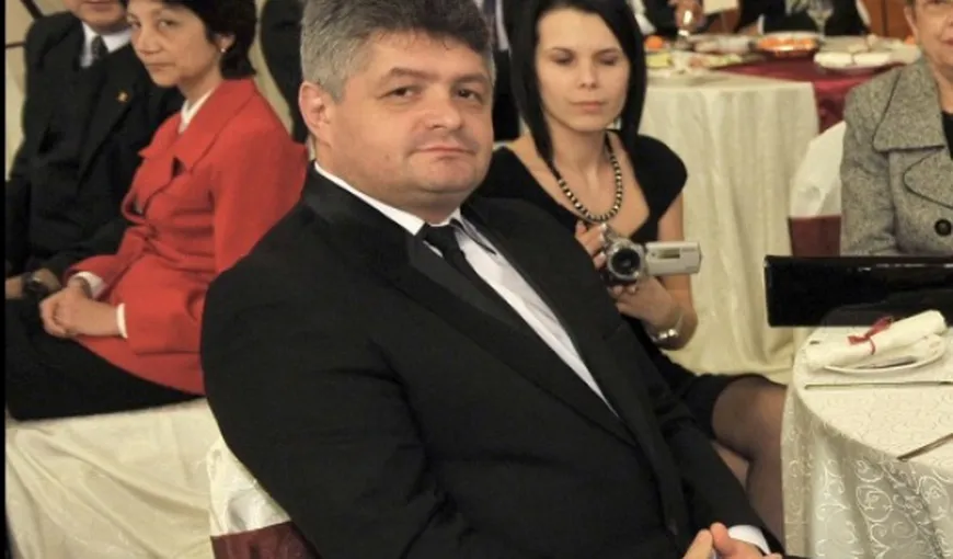 Tolo.ro: Numele lui Florin Secureanu, fostul manager de la Malaxa, încrustat pe soclul statuii din Viena a lui Mihai Eminescu