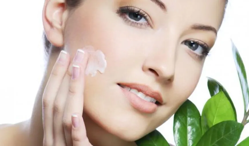Îngrijirea pielii: ce produse cosmetice trebuie să foloseşti permanent