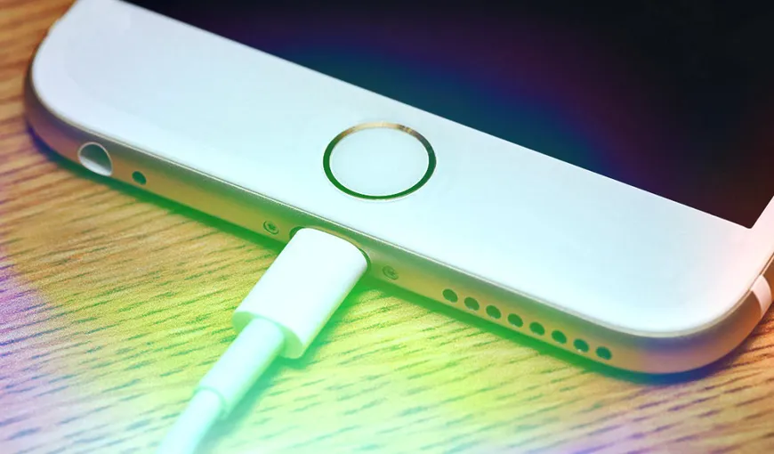 Următorul model de iPhone s-ar putea încărca wireless