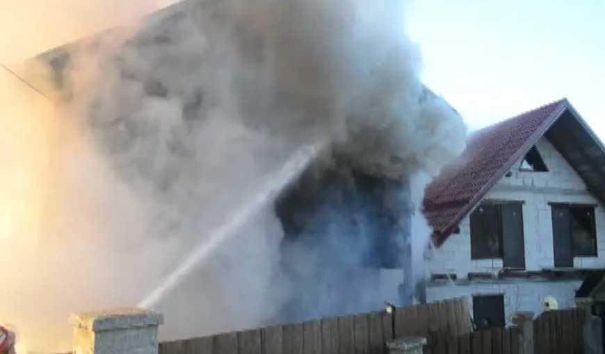 Incendiu puternic în Suceava. O pensionară a ars de vie în propria locuinţă VIDEO