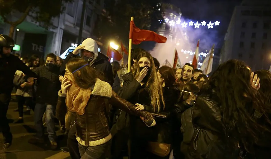 Proteste violente la Atena şi Salonic în timpul vizitei lui Barack Obama. Manifestanţii îl denunţă şi pe Donald Trump