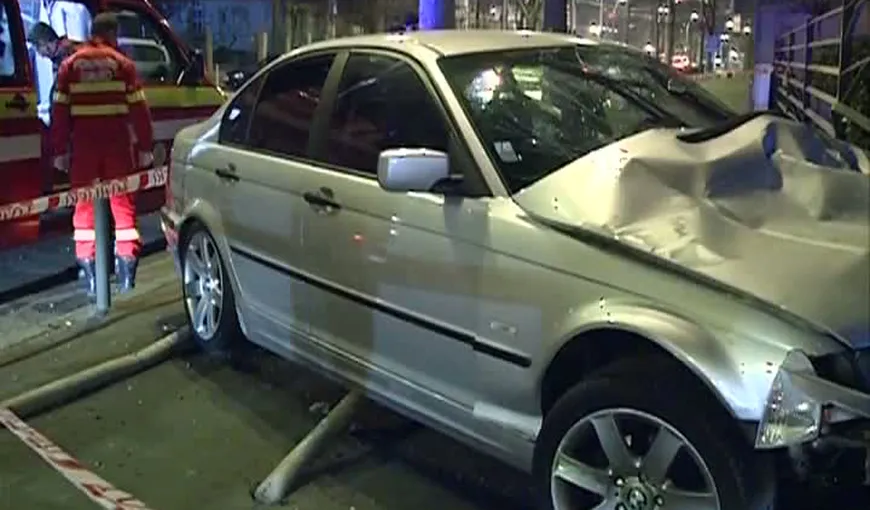 Accident în Capitală. Un şofer băut a intrat în gardul Primăriei Sectorului 3 VIDEO