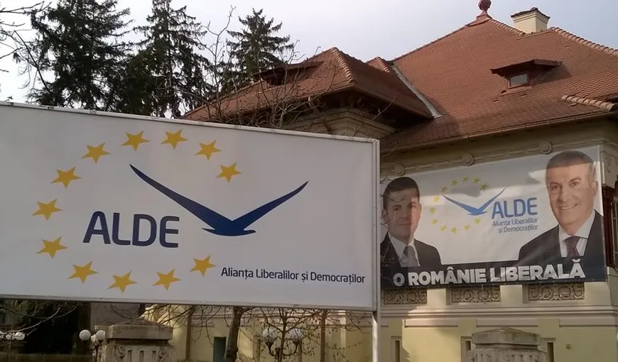Masă câmpenească la sediul ALDE din Capitală, după parada militară de 1 Decembrie