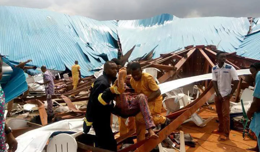 O biserică s-a prăbuşit peste enoriaşi, în Nigeria. Peste 200 de morţi au fost scoşi de sub dărâmături UPDATE