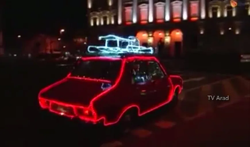 Moş Crăciun, apariţie de senzaţie în trafic cu o Dacie veche de 40 de ani VIDEO