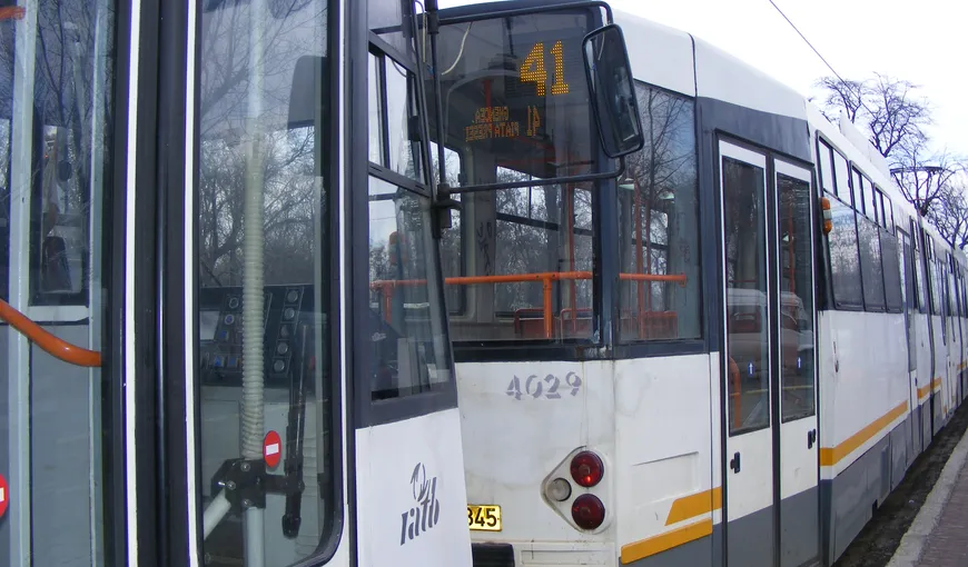 Circulaţia tramvaielor 41 din Capitală, blocată o oră, după ce un tramvai a deraiat în zona Ghencea
