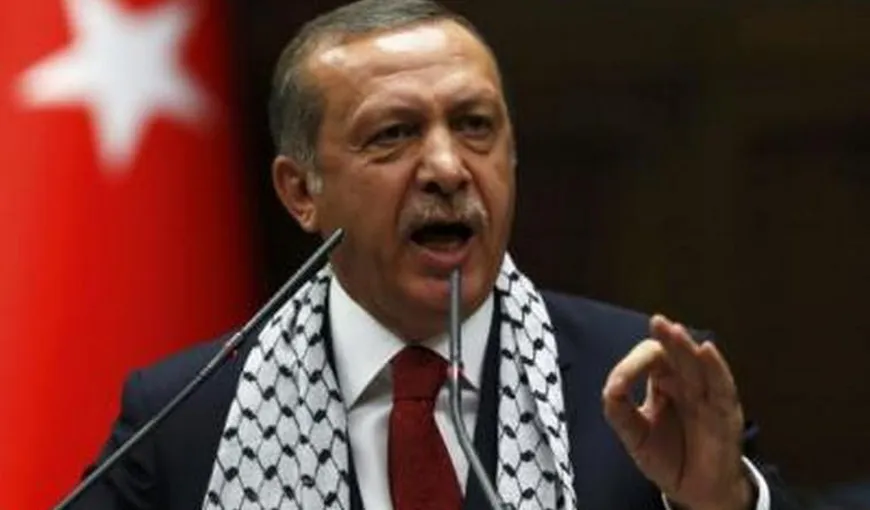 Criza politică ameninţă finanţele. Erdogan îi îndeamnă pe cetăţenii turci să schimbe valuta în lire sau aur