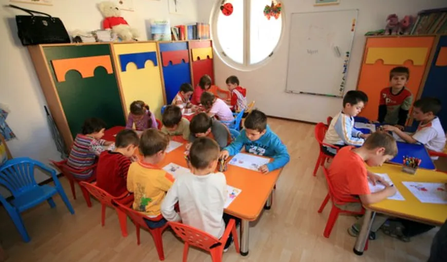Numărul de grădiniţe din România a scăzut de zece ori în ultimii 20 de ani. Numărul de educatori s-a redus cu 12%