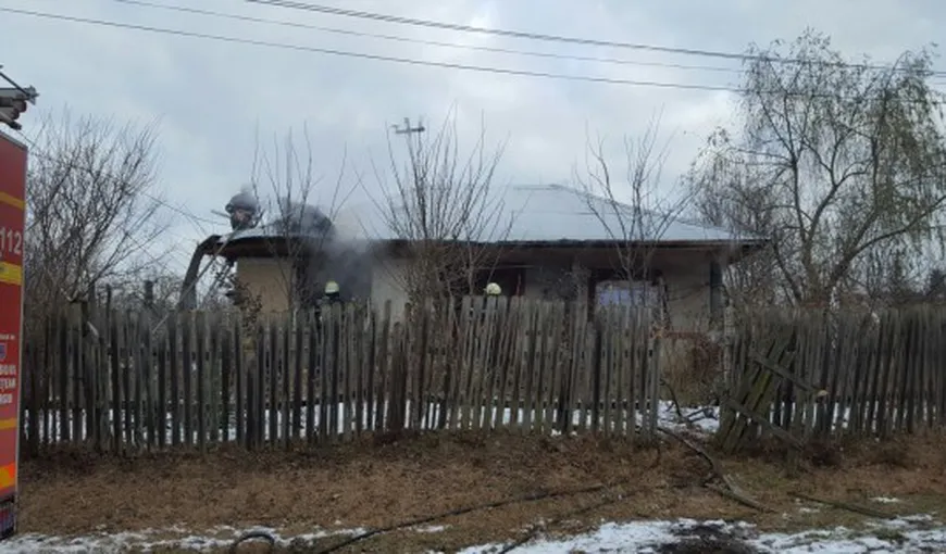 INCENDIU într-o casă din Giurgiu. Un copil de trei ani a murit intoxicat cu fum