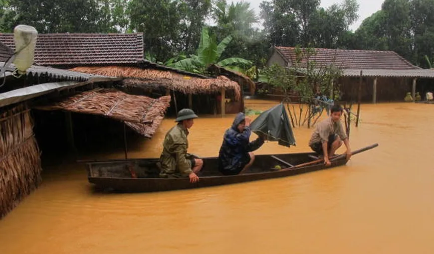 24 de persoane şi-au pierdut viaţa în urma inundaţiilor care au lovit Vietnamul