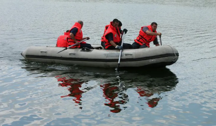 Accident naval de pe Dunăre. Au fost reluate căutările femeii dispărute joi seară