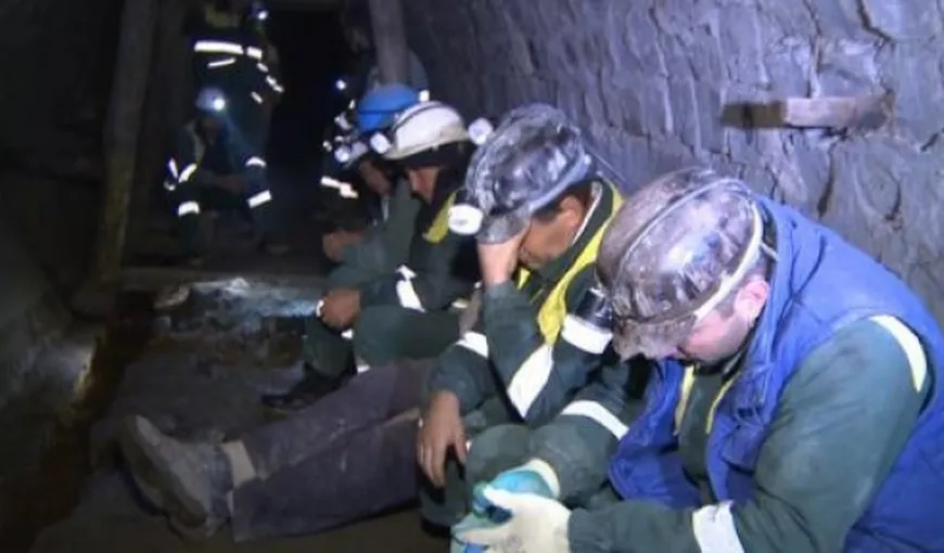 PNL susţine că salariile minerilor au fost întârziate în mod intenţionat. Administraţia SNIMVJ neagă acuzele