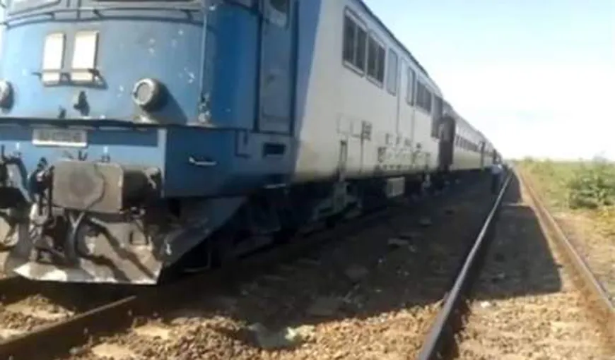 Panică în „trenul groazei” Iaşi-Tecuci: Oamenii au stat cinci ore în câmp, după ce trenul s-a defectat de două ori la rând