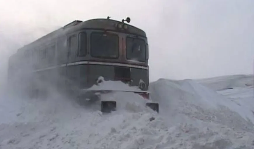 Trenurile InterRegio Bucureşti-Constanţa rămân anulate din cauza vremii. Vezi ce drumuri sunt închise