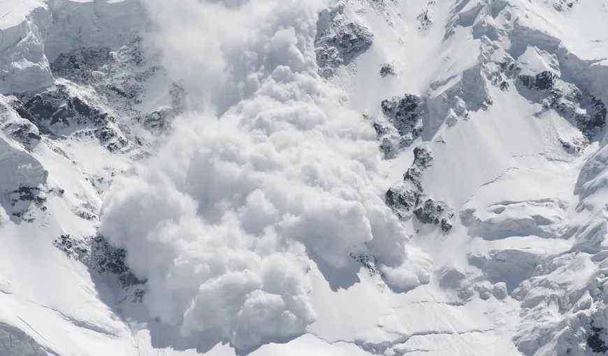 Operaţiune dramatică de salvare. Trei persoane, surprinse de o avalanşă în Masivul Călimani UPDATE