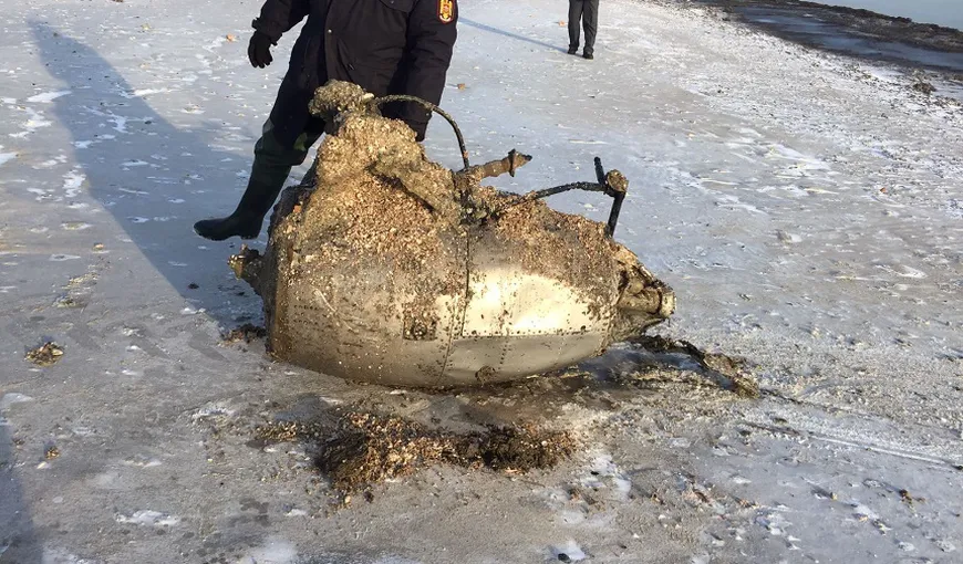 Pompierii au recuperat rezervorul suplimentar de avion găsit pe malul mării în Mamaia