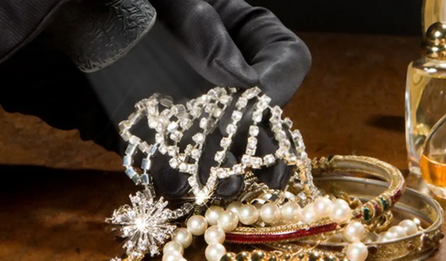 Românul care a furat bijuterii în valoare de peste 5 milioane de euro şi-a recunoscut fapta