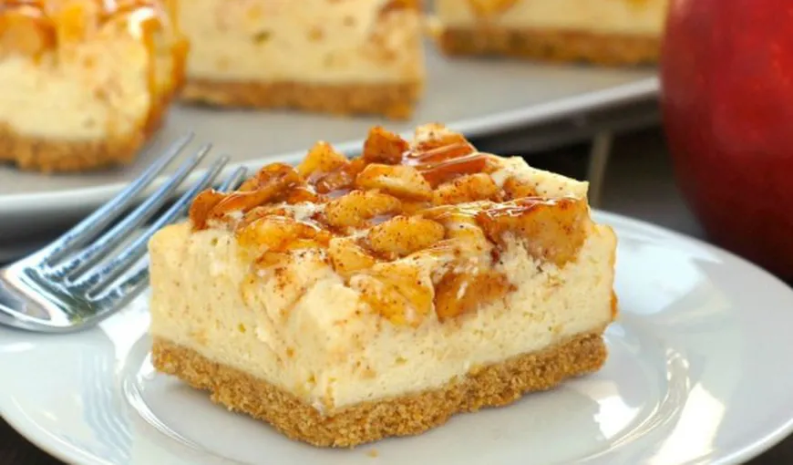 Desertul zilei: Cheesecake cu mere şi caramel