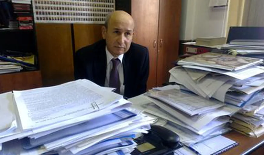 Constantin Sima, procuror detaşat la Ministerul Justiţiei, ar urma să fie secretar de stat. S-a pronunţat pentru graţiere şi amnistie