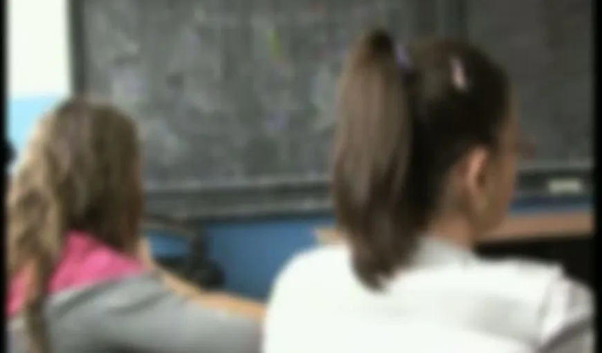 Sex în sala de clasă. O elevă de 15 ani spune că a fost violată de un coleg