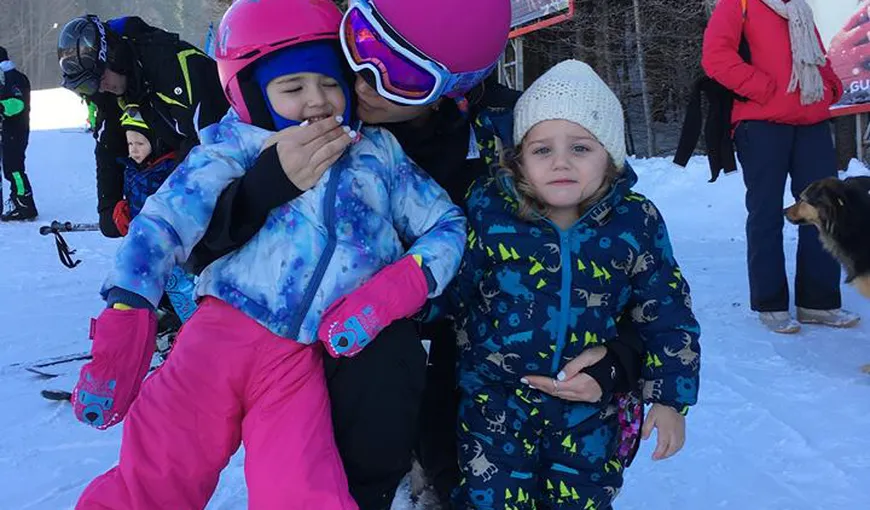 Fiica Elenei Băsescu, Sofia Anais, pe schiuri la munte la doar câţiva anişori