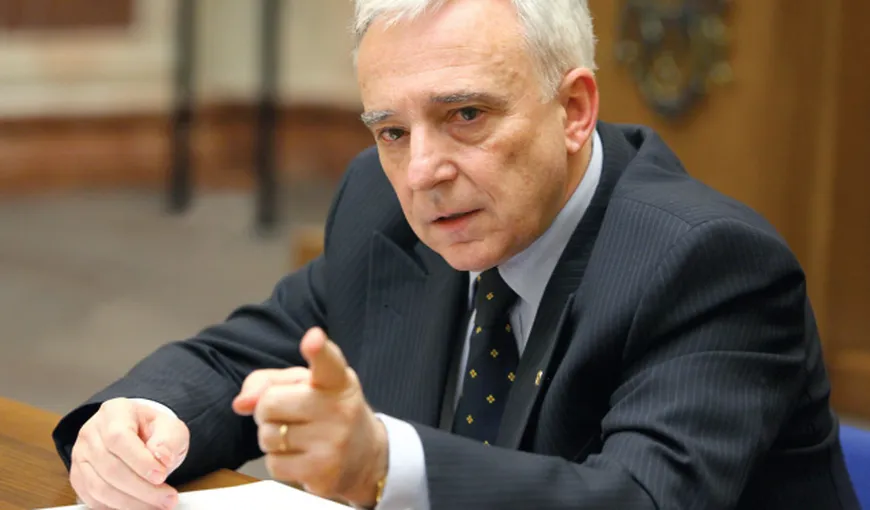 Daniel Zamfir l-a invitat pe Mugur Isărescu la Comisia economică a Senatului pentru explicaţii legate de IFN-uri